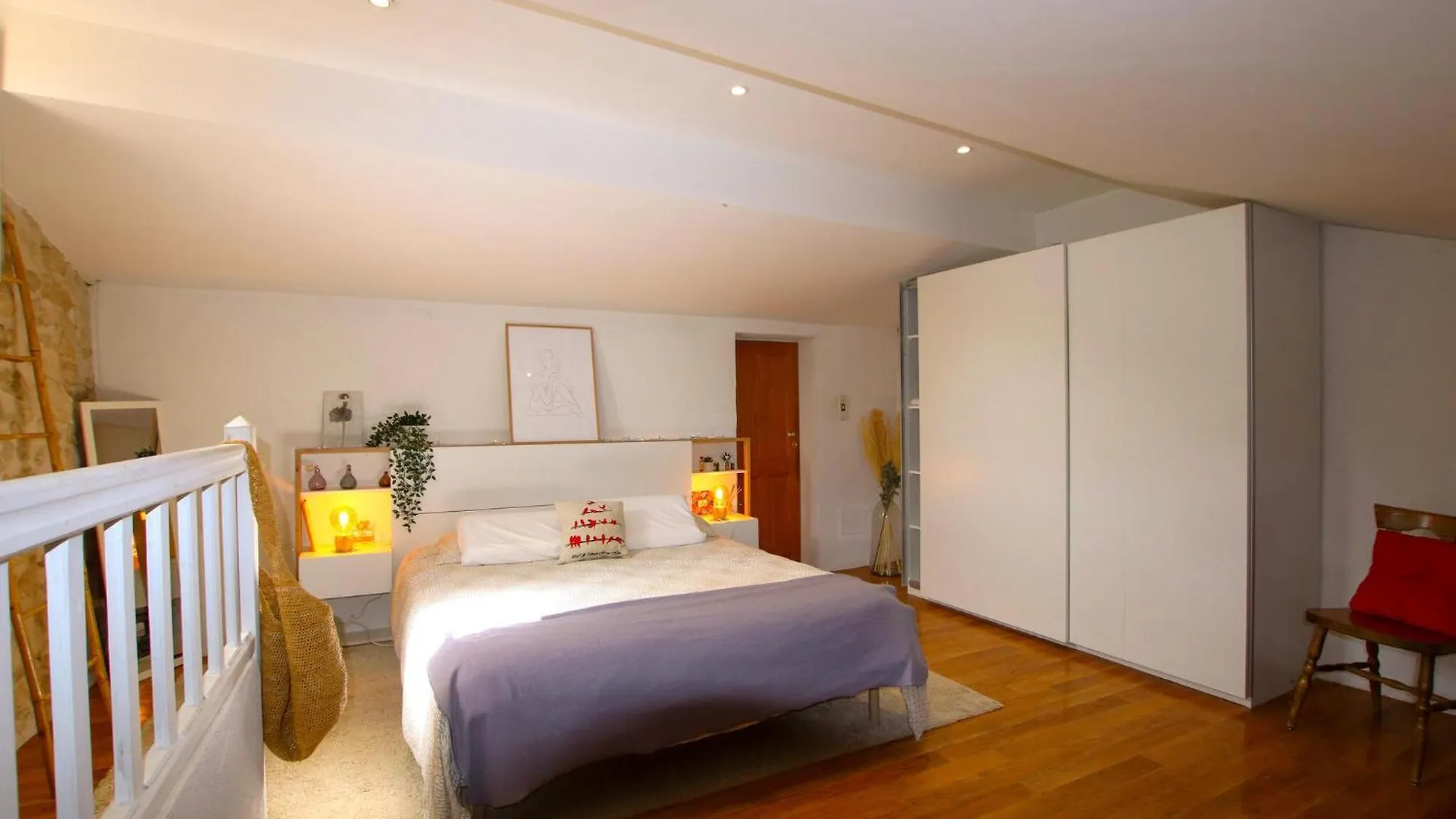 2 Bedroom Nice Home In Saint Restitut 0*, Saint-Restitut France