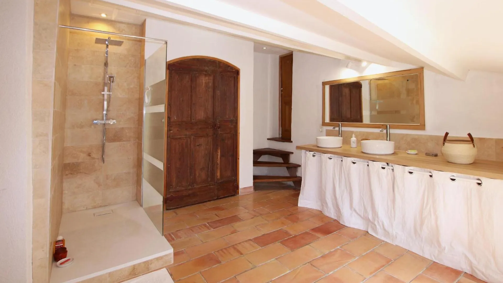 2 Bedroom Nice Home In Saint Restitut Holiday home