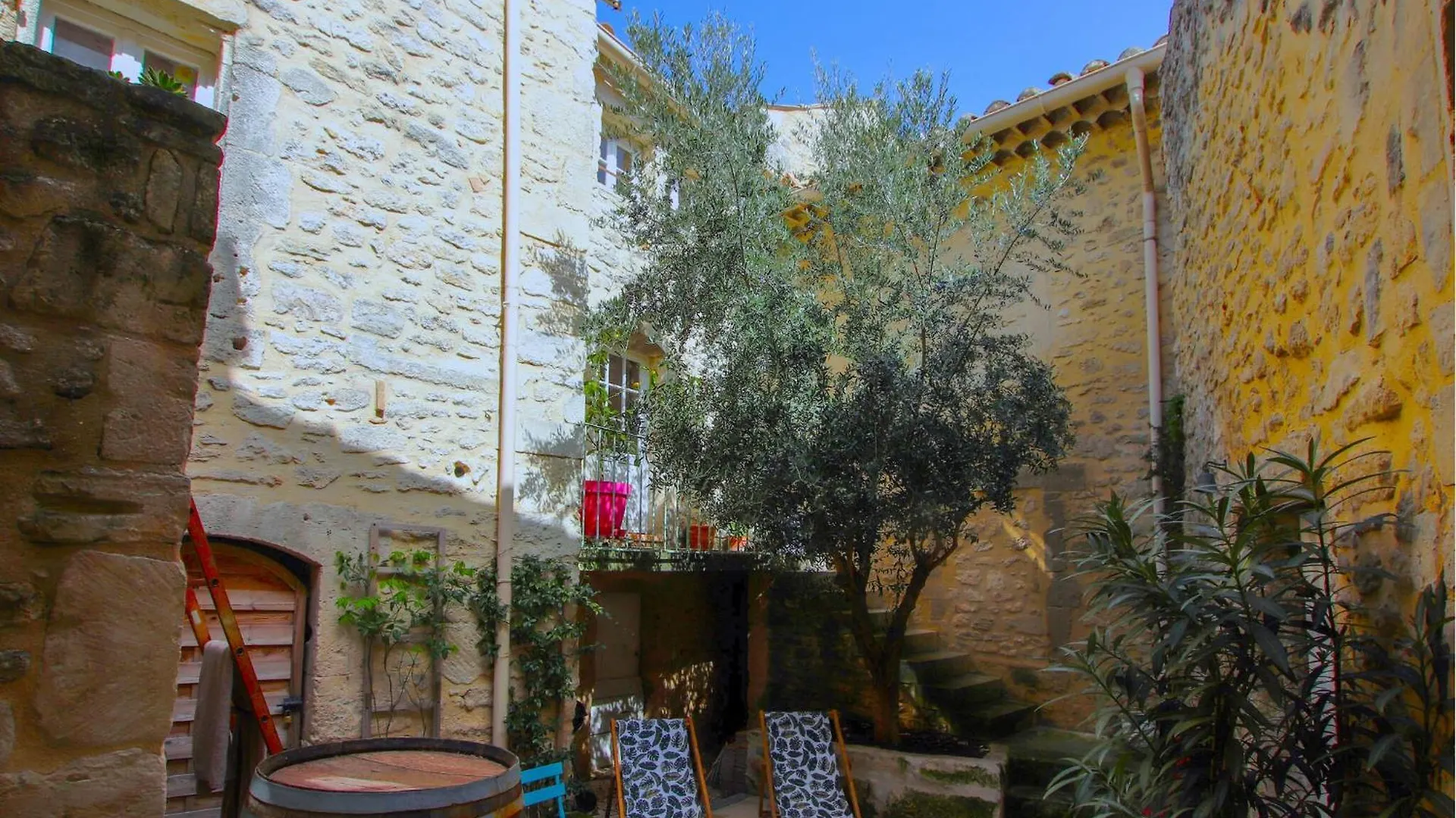 2 Bedroom Nice Home In Saint Restitut Holiday home Saint-Restitut